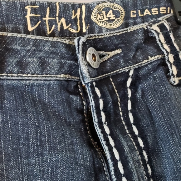 womens jeans with thick white stitching